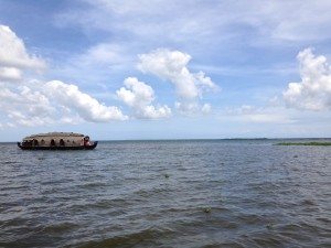 Houseboat in Lake Free Photo 3